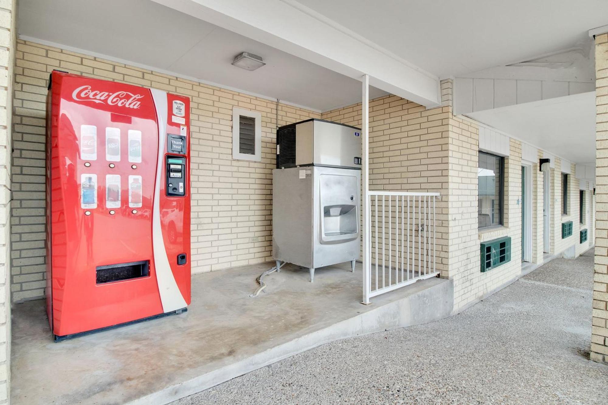 Three Rivers Executive Inn & Suites By Oyo Extérieur photo