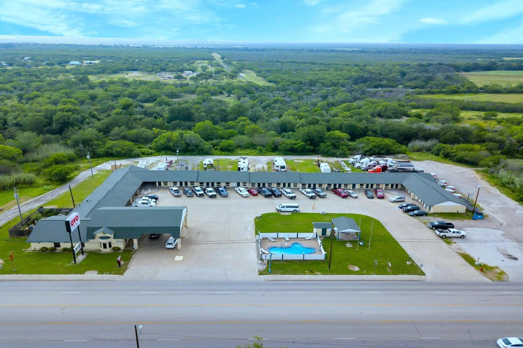 Three Rivers Executive Inn & Suites By Oyo Extérieur photo