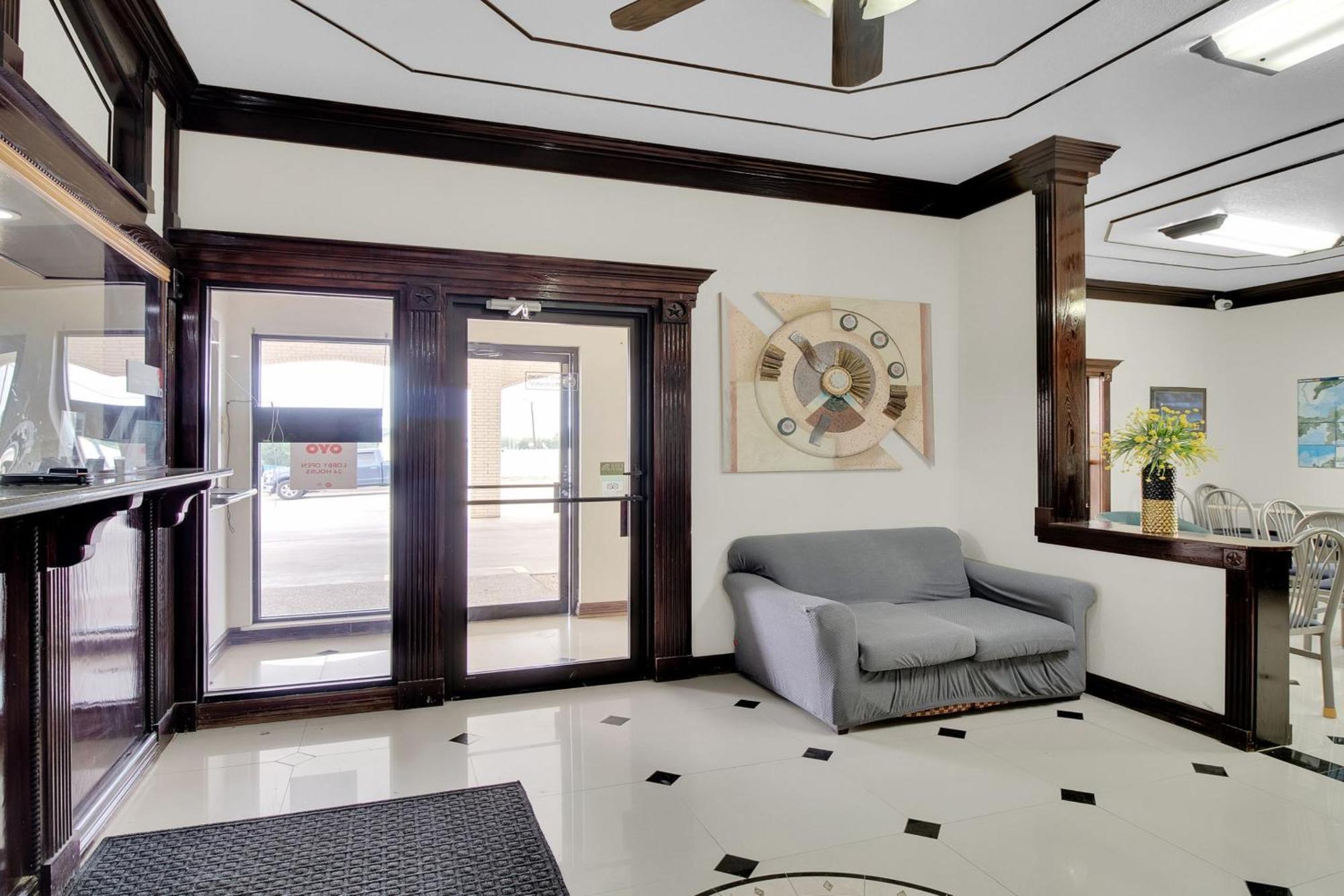 Three Rivers Executive Inn & Suites By Oyo Extérieur photo