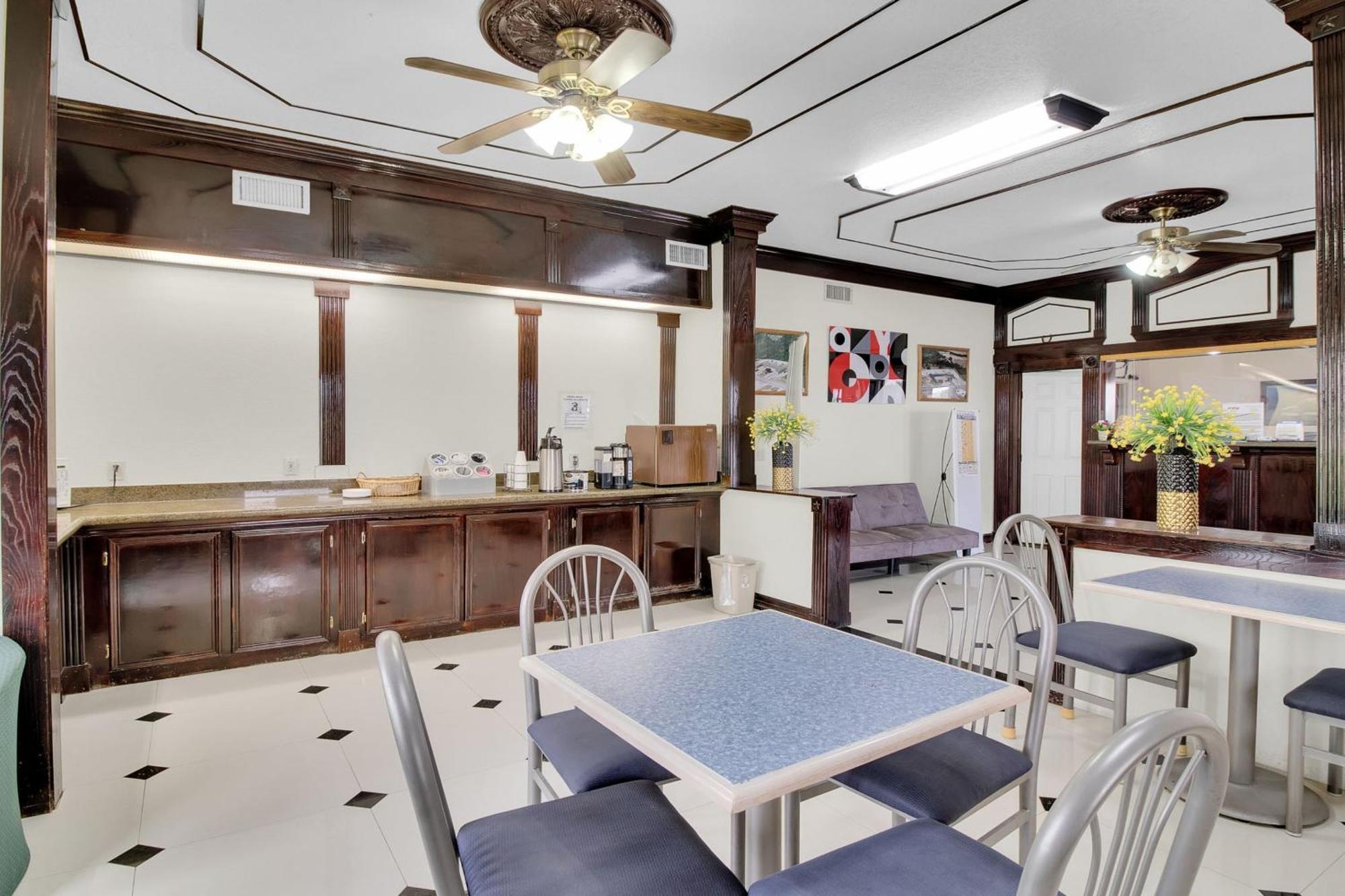 Three Rivers Executive Inn & Suites By Oyo Extérieur photo