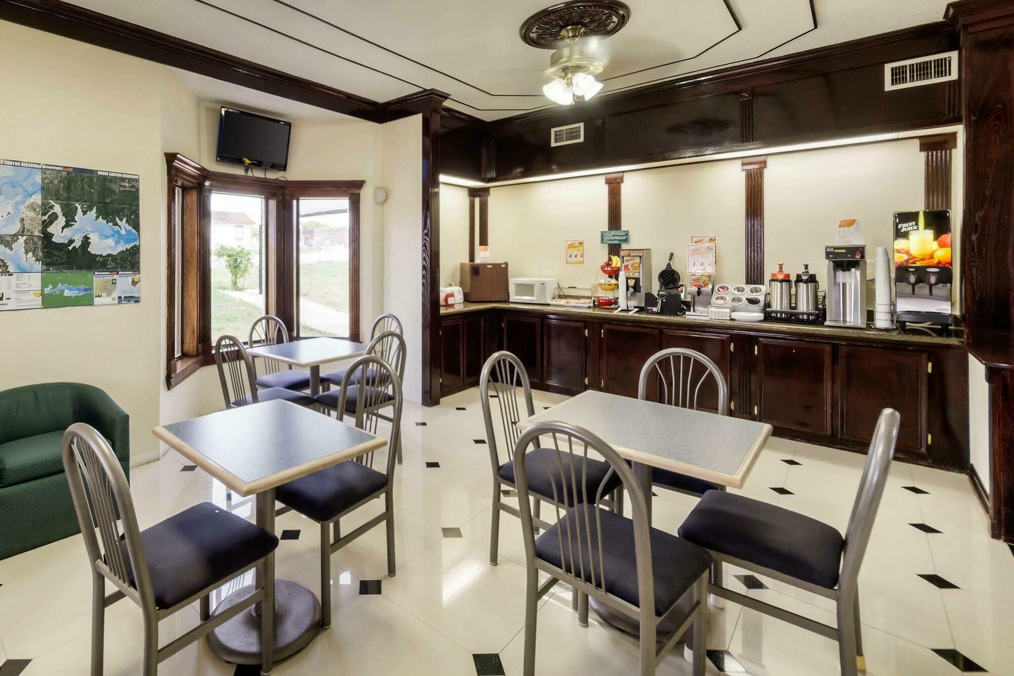 Three Rivers Executive Inn & Suites By Oyo Extérieur photo