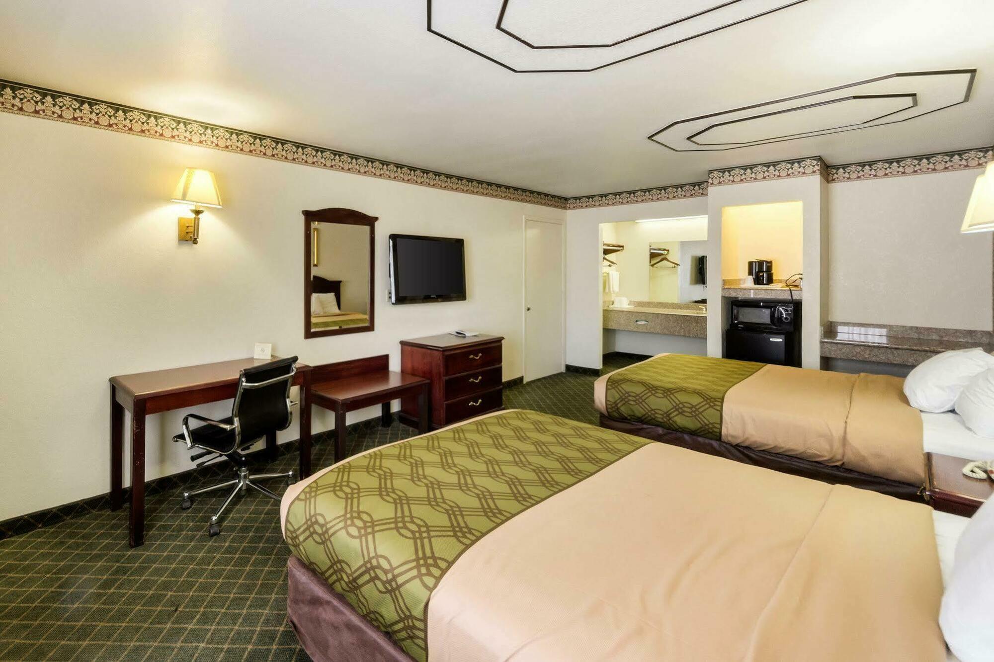 Three Rivers Executive Inn & Suites By Oyo Extérieur photo